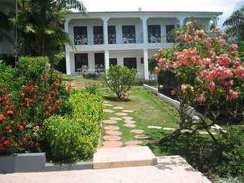 Paradise Brandon Hill Guest House Montego Bay Buitenkant foto